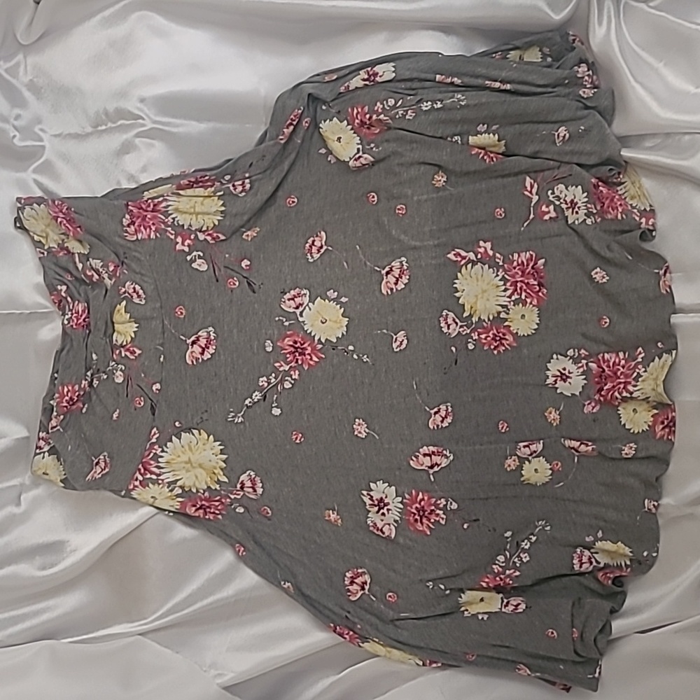 Torrid, size 0, yellow, pink, white floral